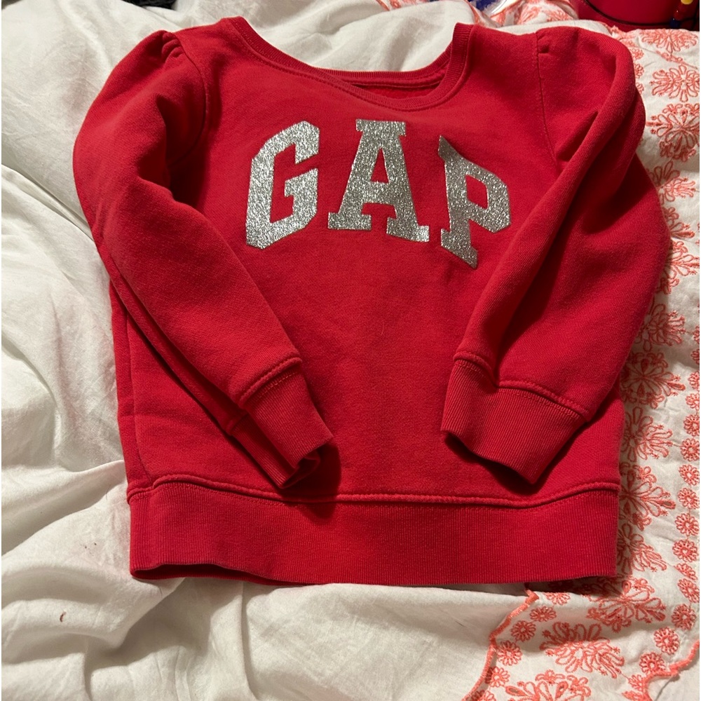 Pink Gap Sweater ⭐️ Will make bundles and bundle this item.